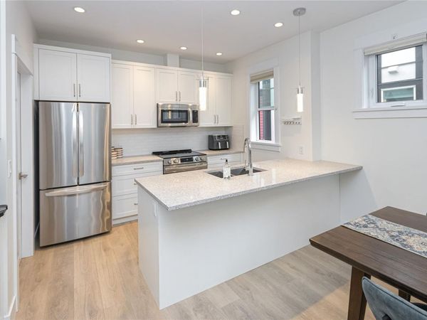 945 Pembroke St , Unit #6, Victoria, BC V8T 1J1