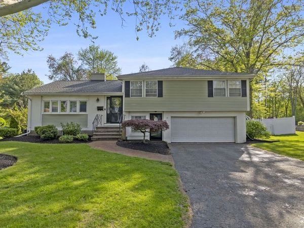75 Perry Avenue, Lynnfield, MA 01940