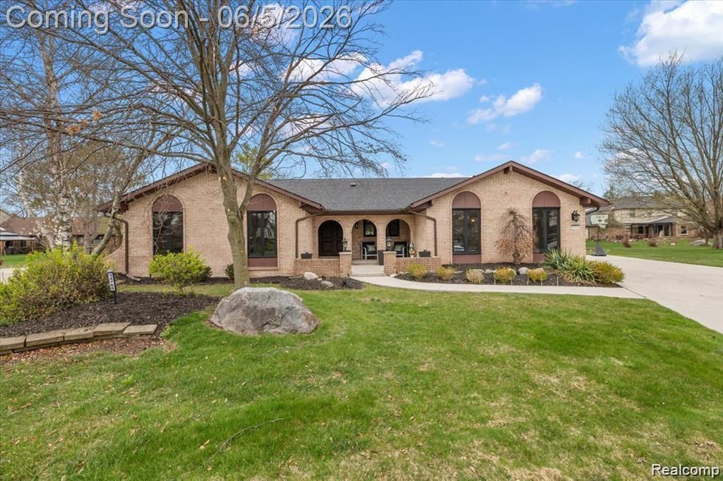 34765 Northland Drive, Livonia, MI 48152 Main Photo