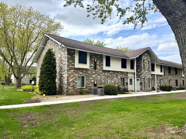 1 Aspen Court , Unit 1A, Coram, NY 11727
