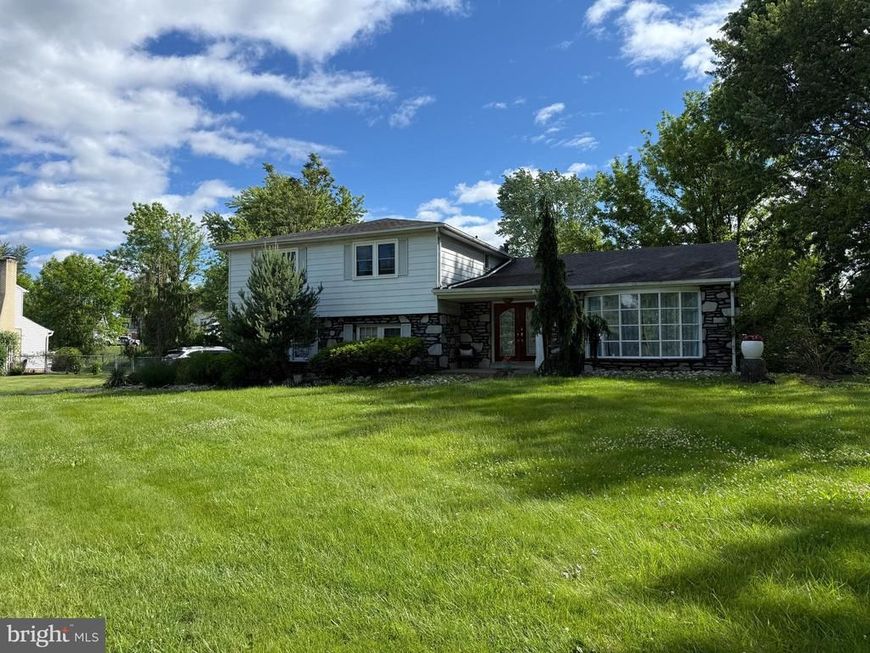 806 Warfield Lane , Huntingdon Valley, PA 19006 Main Photo