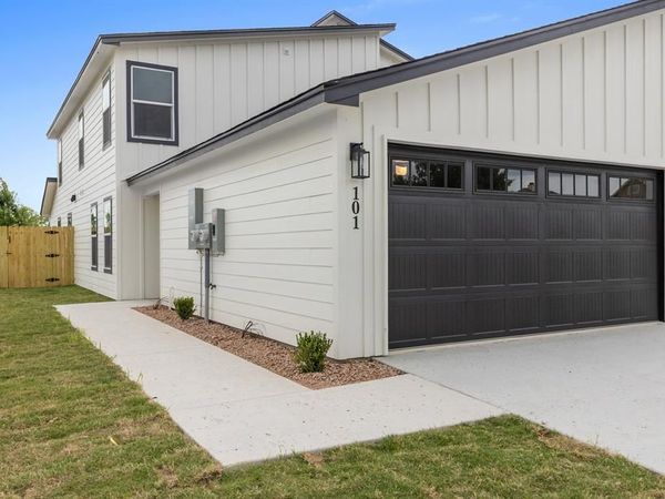 516 Paso Fino Street , Unit 101, Robinson, TX 76706