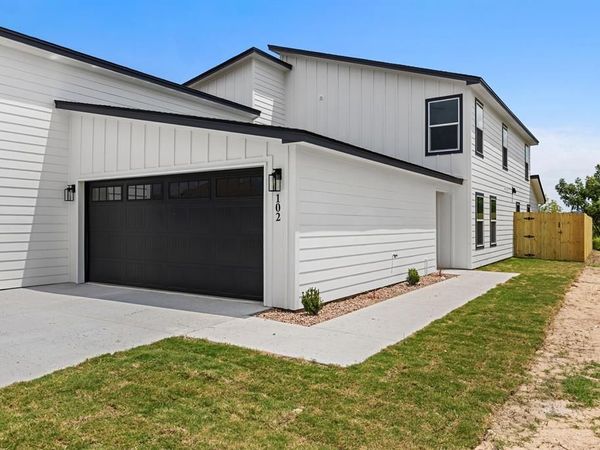 516 Paso Fino Street , Unit 102, Robinson, TX 76706