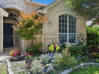 3516 Stone Creek Court, Fort Worth, TX 76137