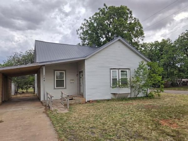 200 SE Avenue F , Childress, TX 79201