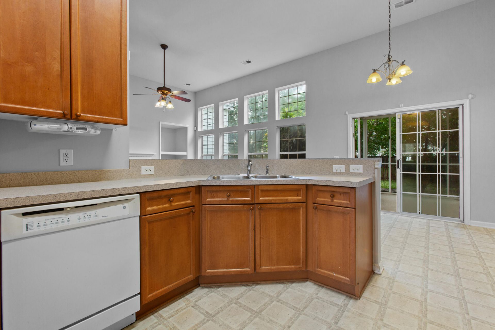 7211 Wistling Godwit Way Photo 9