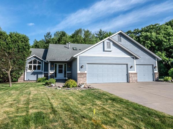 2508 Kennelly Place , Burnsville, MN 55337