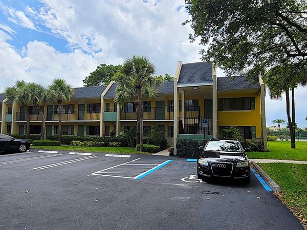 1617 Meadows Circle W, Boynton Beach, FL 33436