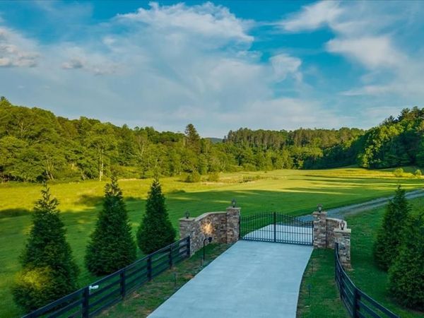 5260 Hardscrabble Road, Mineral Bluff, GA 30559
