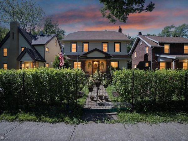 1066 Nela View Road, Cleveland Heights, OH 44112
