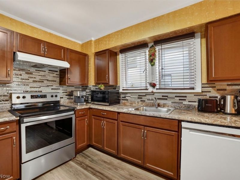 1066 Nela View Road, Cleveland Heights, OH 44112 Photo 11