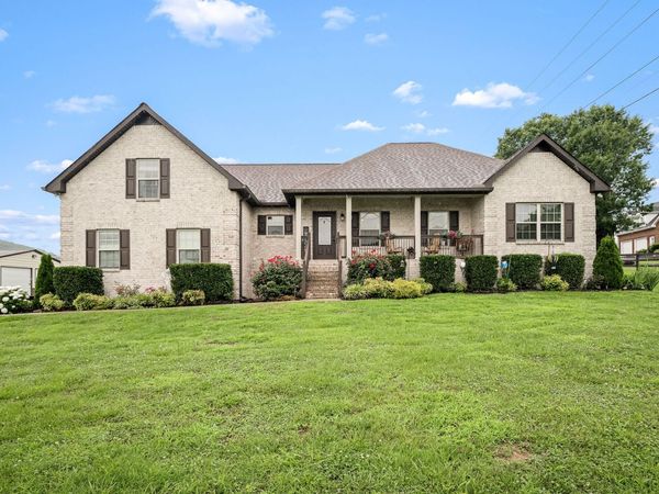 25 Bridle Path Ln, Hartsville, TN 37074
