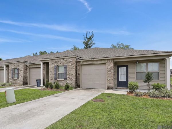 3052 S Roth Ave, Gonzales, LA 70737