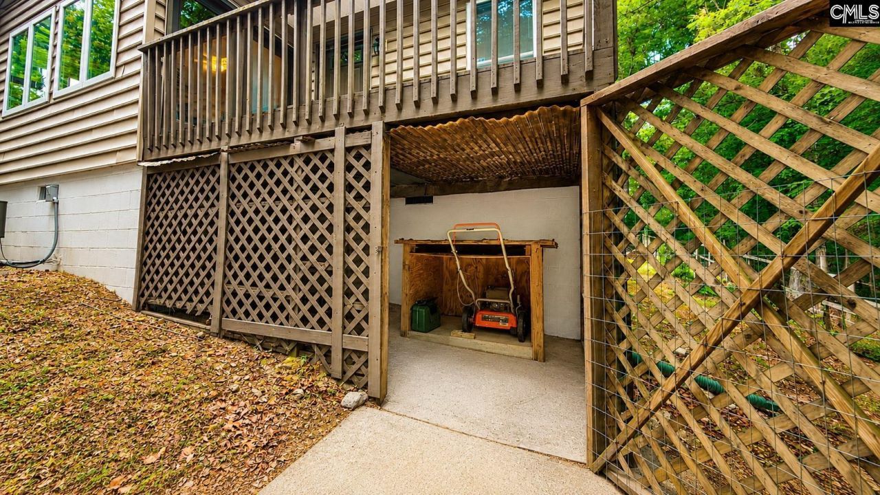 1612 Adella Street  Photo 4