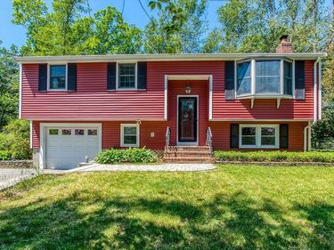 36 Carl Road, Raynham, MA 02767