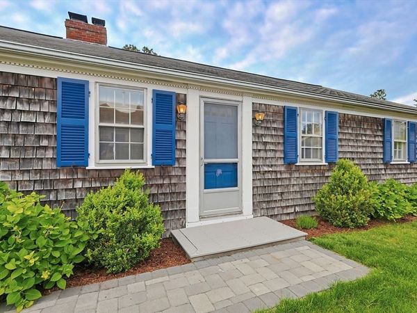 10 Holiday Ln, Dennis, MA 02639