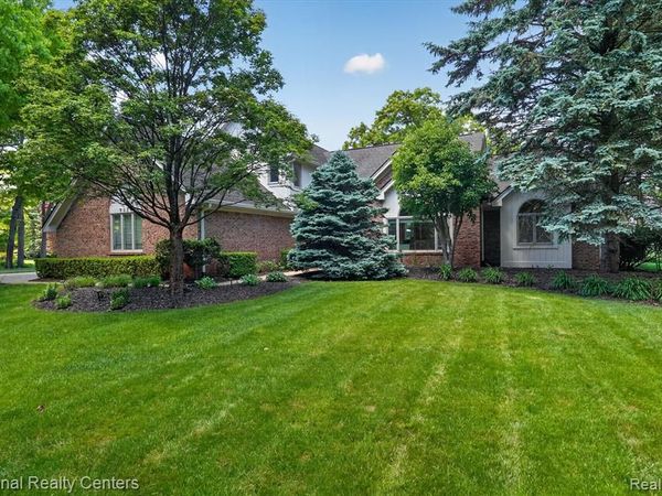 9326 Park Lane, Commerce Twp, MI 48382