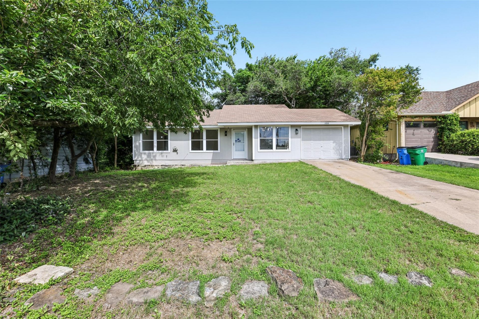 11016 Oak St, Jonestown, TX 78645 Main Photo