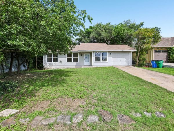 11016 Oak ST, Jonestown, TX 78645
