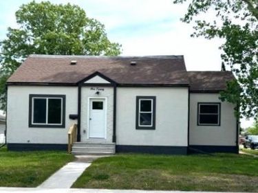 120 Spruce Avenue S, Thief River Falls, MN 56701