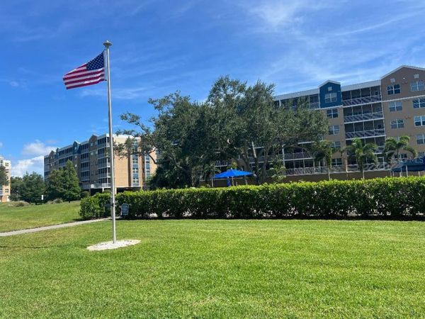960 STARKEY ROAD, Unit 10305, LARGO, FL 33771
