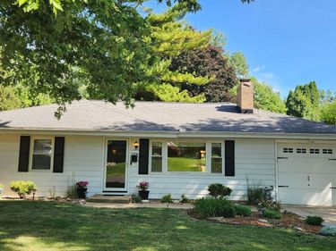 2206 GLENDALE Avenue, Pekin, IL 61554