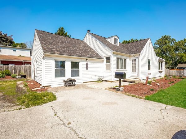 215 S Prairie Road SE, New Lenox, IL 60451