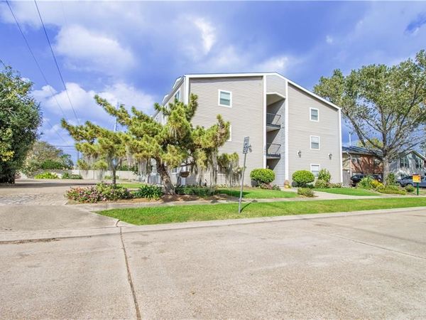 2800 STEAMSHIP Circle , Unit 1C, River Ridge, LA 70123