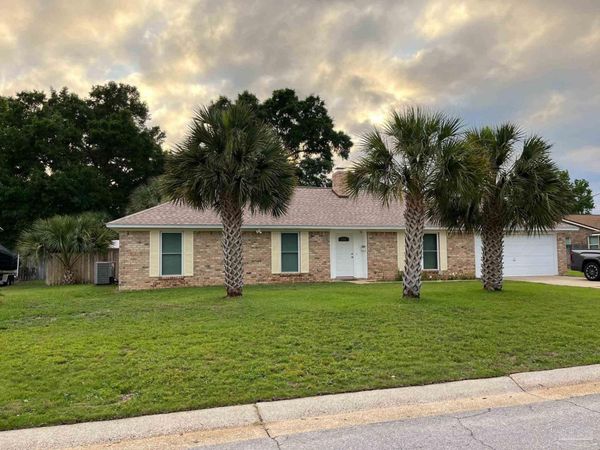 1801 Conway Dr, Pensacola, FL 32503