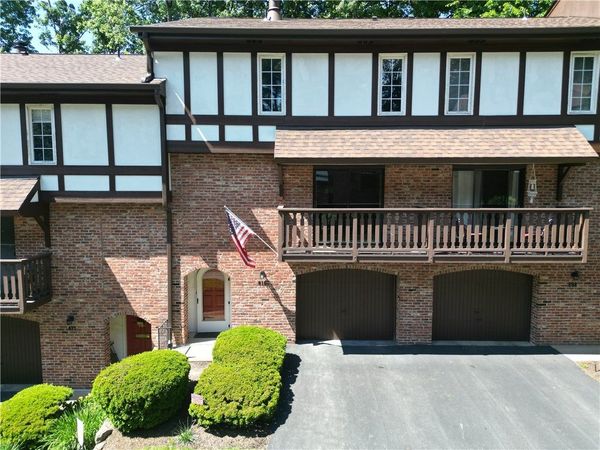 610 Maplewood Ct , Pittsburgh, PA 15237
