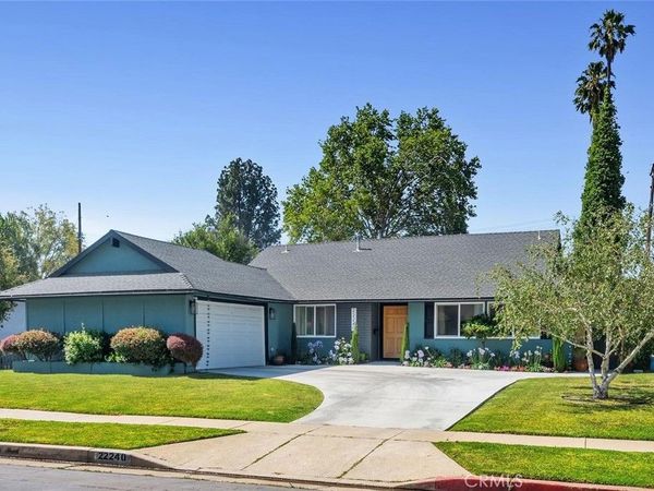 22240 Hart , Canoga Park, CA 91303