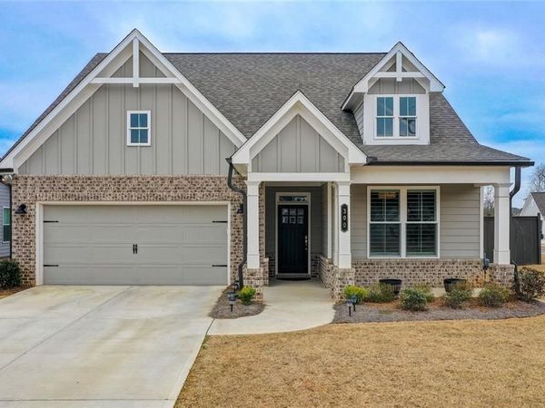 300 McQueen Way , Holly Springs, GA 30115