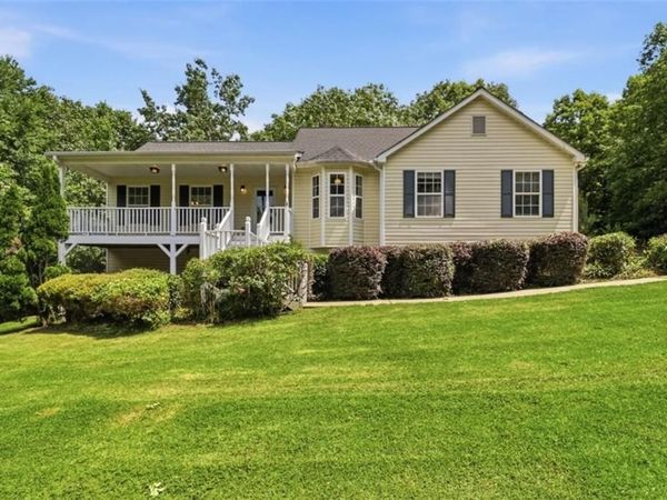 611 Rocky Hollow Road , Cave Spring, GA 30124
