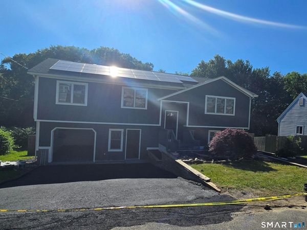 189 Fieldwood, Waterbury, CT 06704