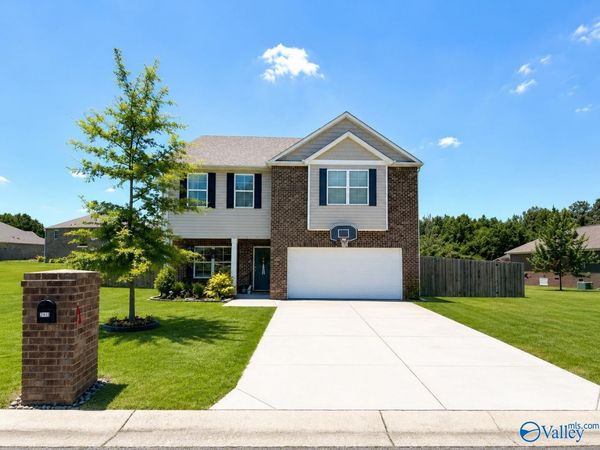 2410 Bluff Haven Lane, Hokes Bluff, AL 35903