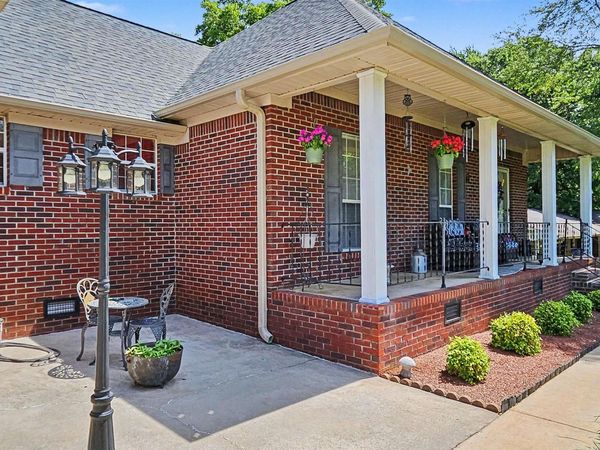 713 Cloverdale Court, Athens, AL 35611