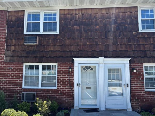 1 Anchorage Lane , Unit 2B, Oyster Bay, NY 11771