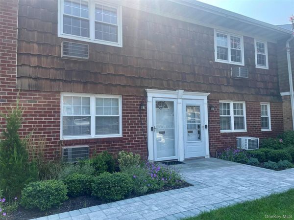 1 Anchorage Lane, Unit 2B, Oyster Bay, NY 11771