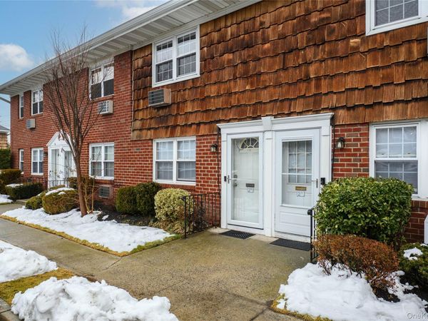 1 Anchorage Lane , Unit 2B, Oyster Bay, NY 11771