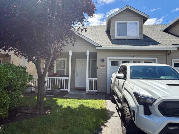 1906 Pebble Way, Medford, OR 97504