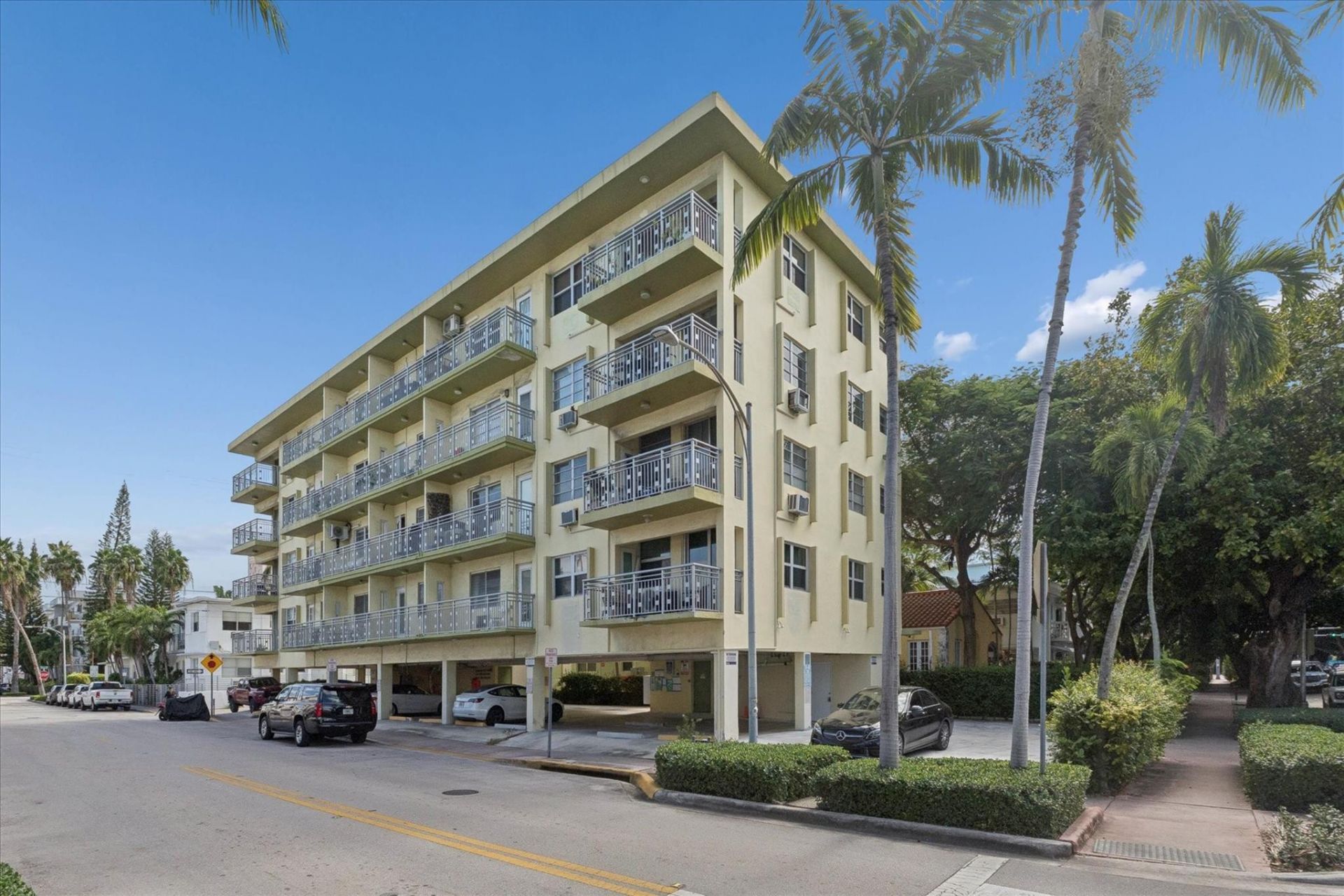 851 Meridian Avenue, Unit 33, Miami Beach, FL 33139 Photo