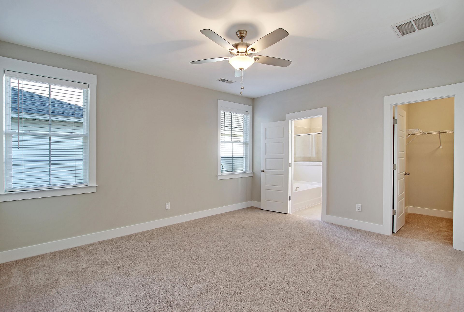 222 Creek Pointe Drive Photo 16