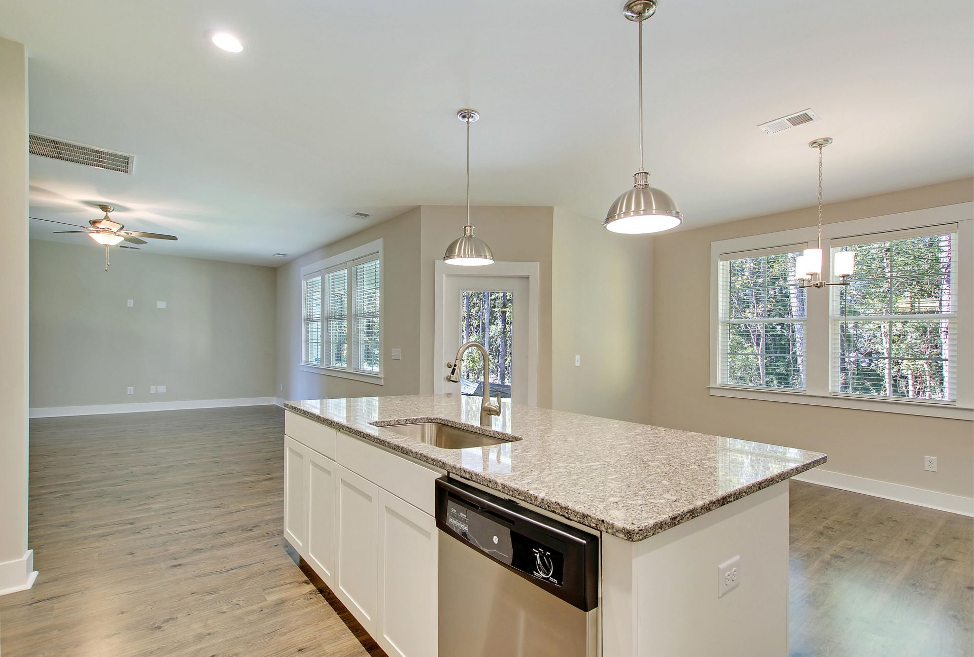 222 Creek Pointe Drive Photo 8