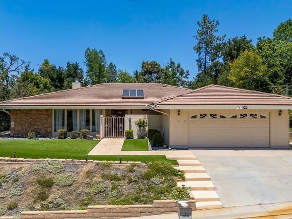 22525 Dardenne Street , Calabasas, CA 91302
