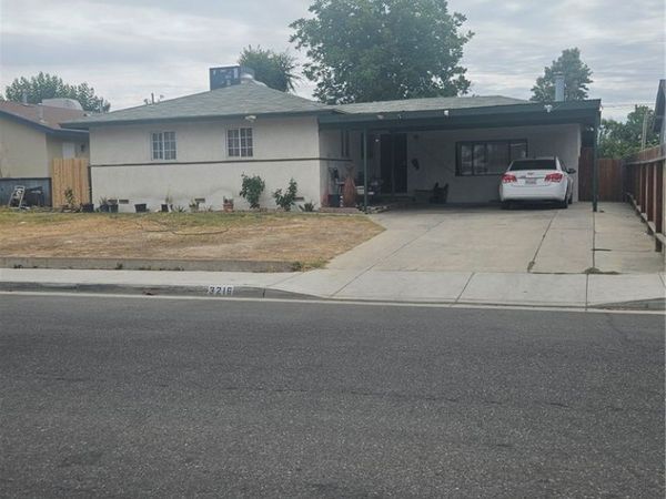 3216 Laurel , Bakersfield, CA 93304