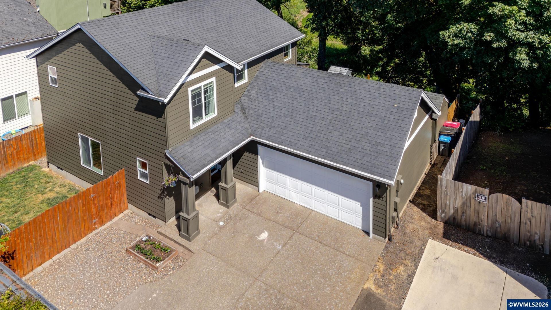 647 NE Autumn Ridge Dr, McMinnville, OR 97128 Main Photo
