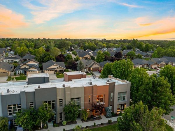 10267 W Carlton Bay Dr, Garden City, ID 83714