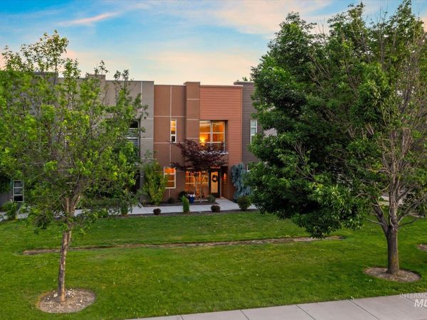 10267 W Carlton Bay Dr, Garden City, ID 83714