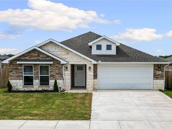 1711 Bugg Street , Pea Ridge, AR 72751