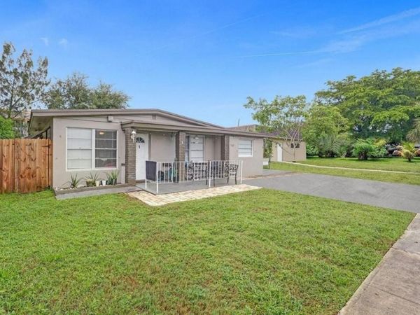740 SW 10th Street, Pompano Beach, FL 33060